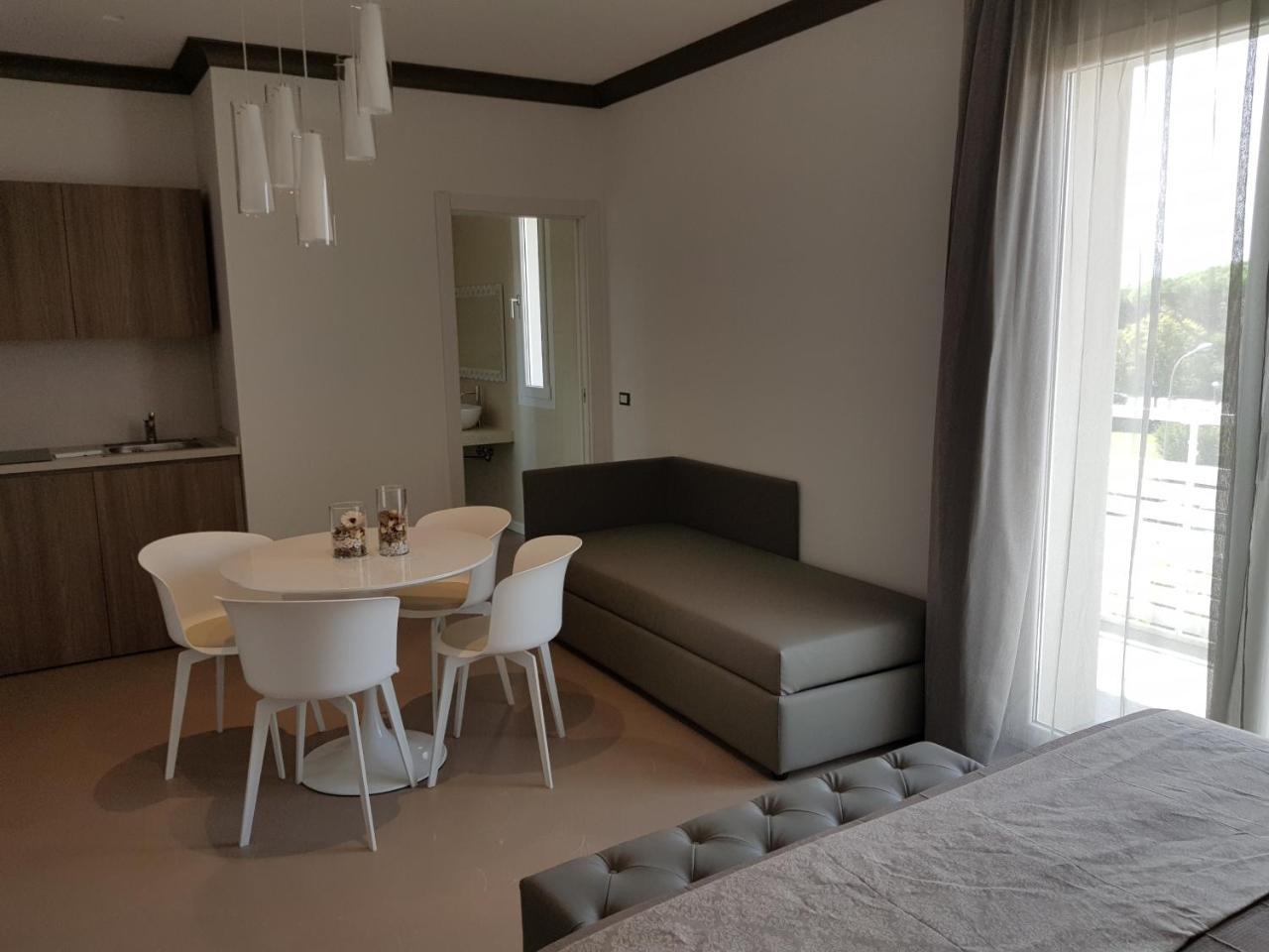 Venus Suites チェルヴィア エクステリア 写真