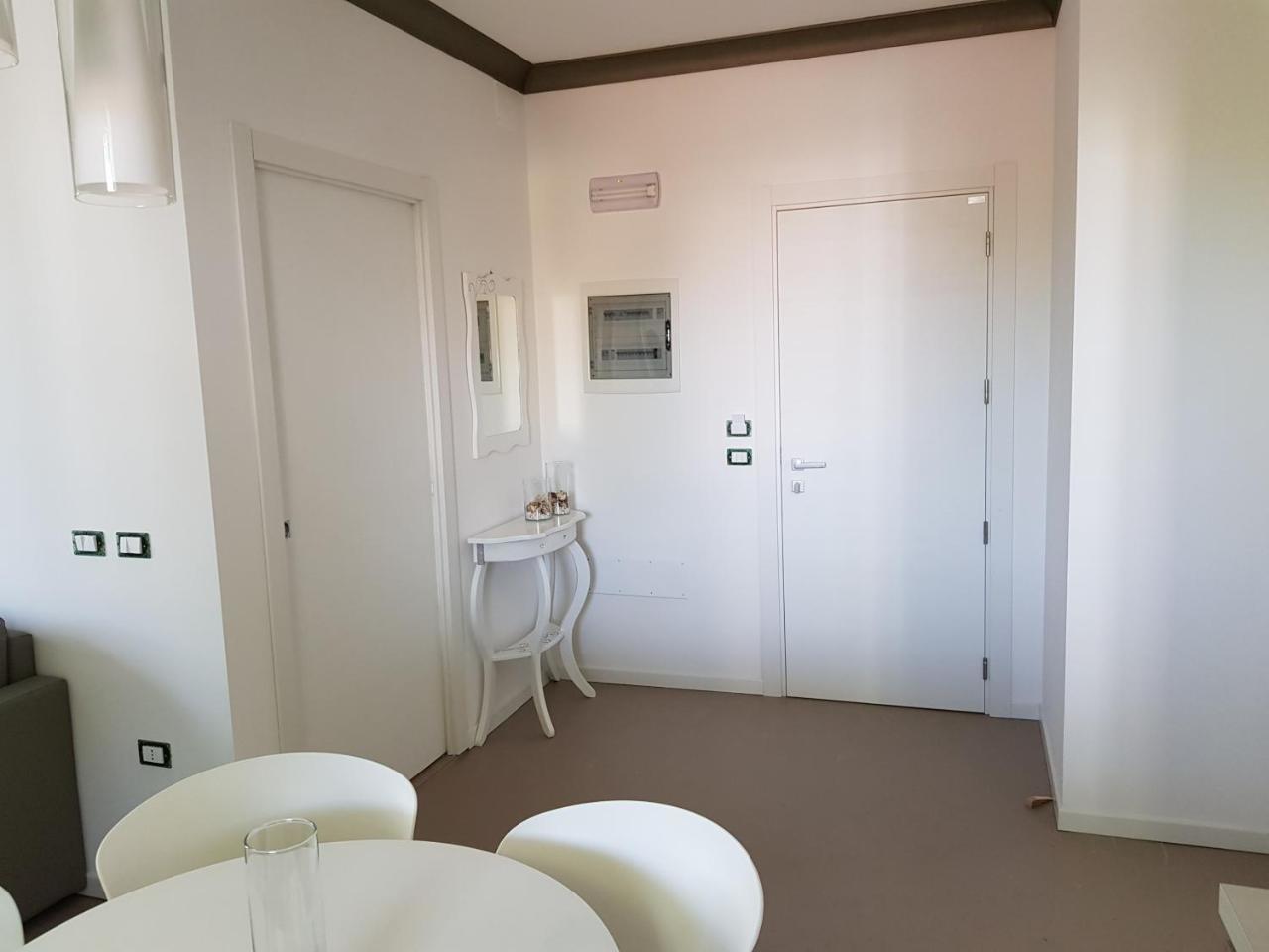 Venus Suites チェルヴィア エクステリア 写真