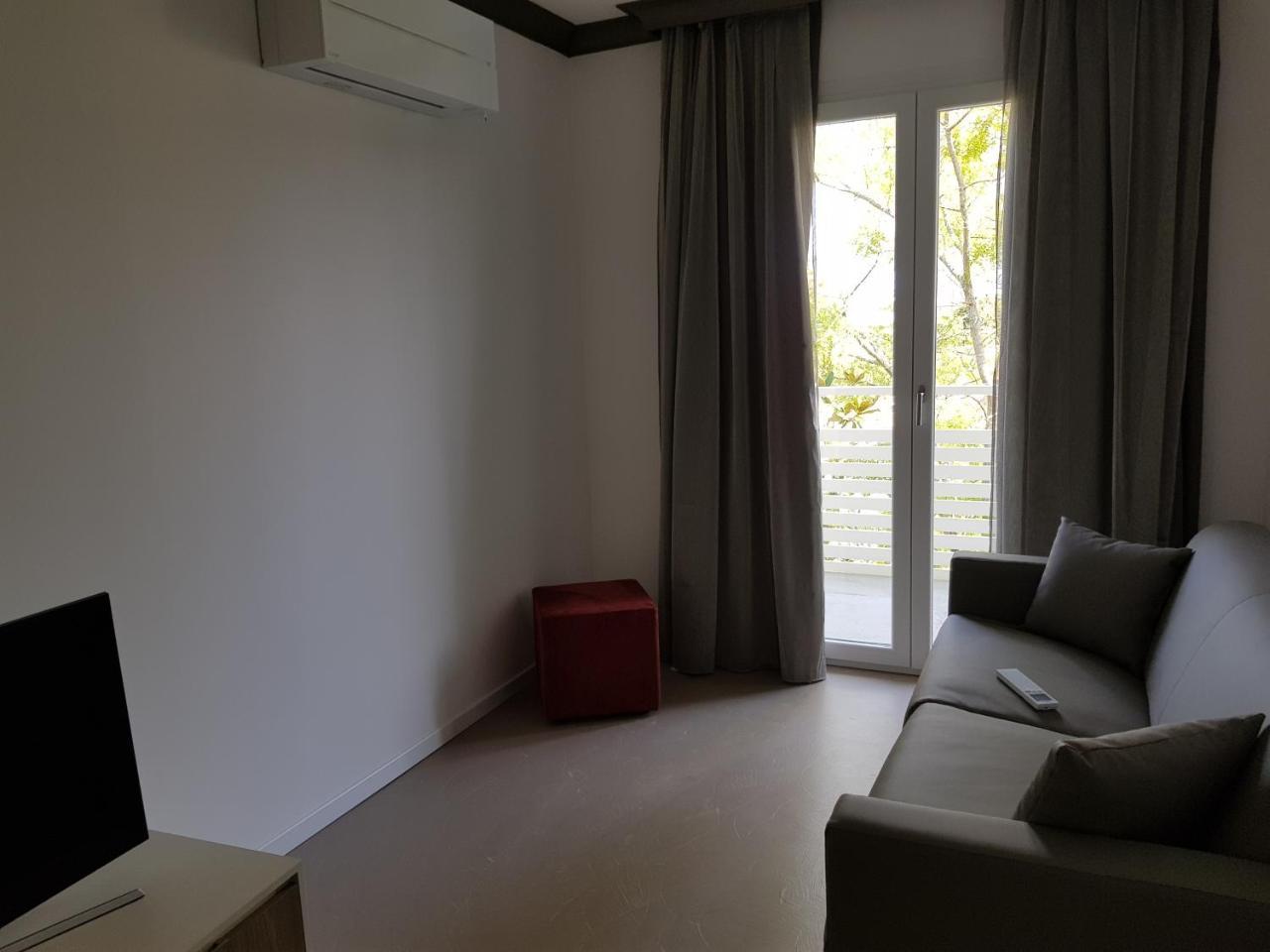 Venus Suites チェルヴィア エクステリア 写真